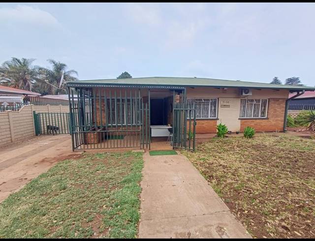 3 BEDROOM HOUSE FOR SALE IN VANDERBIJLPARK CW 1